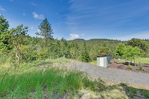 Hiking Trail On-site: Mtn-view Eagle Point Retreat