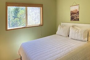 Hiking Trail On-site: Mtn-view Eagle Point Retreat