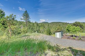 Hiking Trail On-site: Mtn-view Eagle Point Retreat