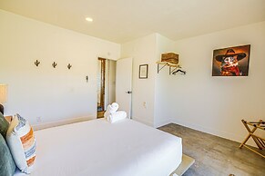 Secluded Home w/ Hot Tub - Near Joshua Tree Park!