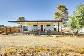 Secluded Home w/ Hot Tub - Near Joshua Tree Park!