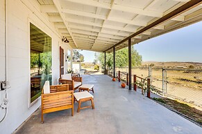 Secluded Home w/ Hot Tub - Near Joshua Tree Park!