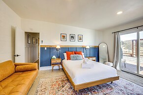 Secluded Home w/ Hot Tub - Near Joshua Tree Park!