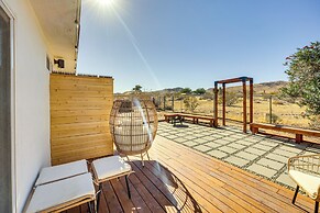 Secluded Home w/ Hot Tub - Near Joshua Tree Park!