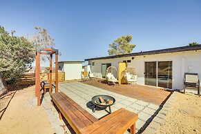 Secluded Home w/ Hot Tub - Near Joshua Tree Park!