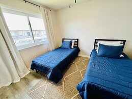 Nash's Landing 3 Bedroom Home by RedAwning