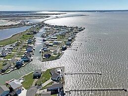 Shore Better Than Work 4 Bedroom Home by RedAwning