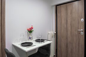 Brand New Pagrati Apt Modern Comfort