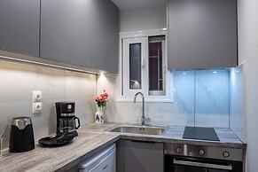 Brand New Pagrati Apt Modern Comfort