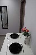 Brand New Pagrati Apt Modern Comfort