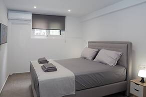 Brand New Pagrati Apt Modern Comfort