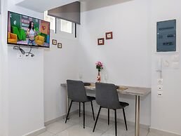 New Pagrati Studio Modern & Cozy