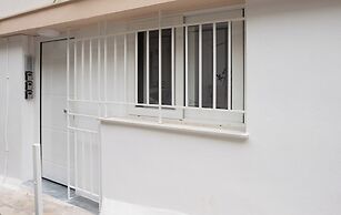 New Pagrati Studio Modern & Cozy