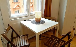 GoodMo Budapest Smart Rooms