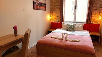 GoodMo Budapest Smart Rooms