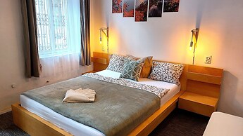 GoodMo Budapest Smart Rooms