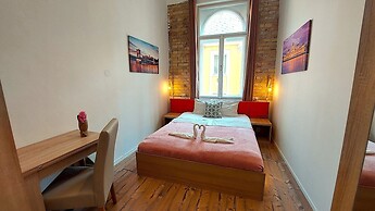 GoodMo Budapest Smart Rooms
