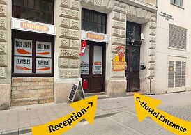 GoodMo Budapest Smart Rooms