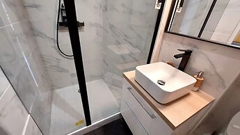 Brand New 1BR flat - Paris 13ième & Orly