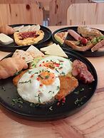 Leviu by Bernalo Hotels