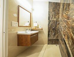 Firebrick Garnet House