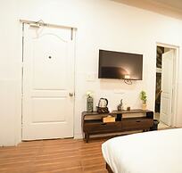 Firebrick Garnet House