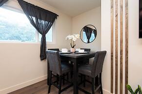 Wonderful 2-BR Apt Near Dodger