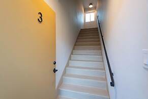 Wonderful 2-BR Apt Near Dodger