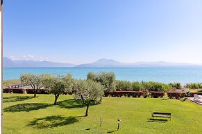 Ferrari 13 Apartment by Wonderful Italy