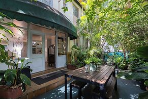 Barcelona Studios Guesthouse