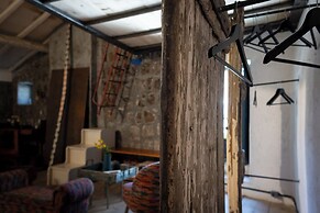 Inter Artes House and Suite