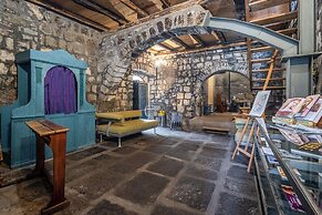 Inter Artes House and Suite