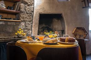 Inter Artes House and Suite