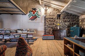 Inter Artes House and Suite