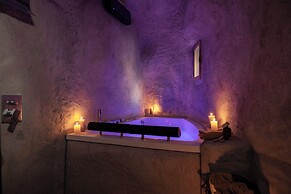 Inter Artes House and Suite