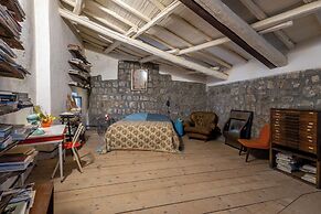 Inter Artes House and Suite