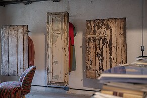 Inter Artes House and Suite