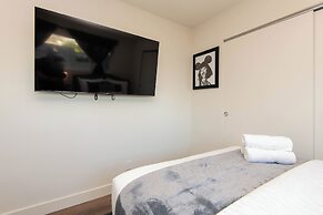 Superb Apartment near Dodger