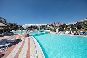 I Ciliegi con piscina by Wonderful Italy