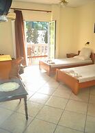 Holiday House Letta in a Very Quiet Location Agios Gordios Beach