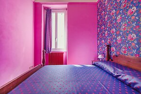 Rainbow City Center Apartment