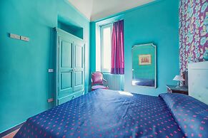 Rainbow City Center Apartment