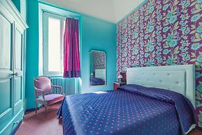 Rainbow City Center Apartment