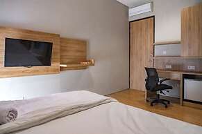 OYO 93998 Three J Living