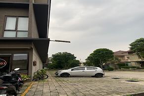 OYO 93998 Three J Living