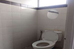 OYO 93998 Three J Living