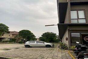 OYO 93998 Three J Living