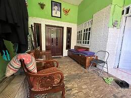 SPOT ON 93999 Kost Ibu Joko Syariah