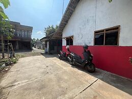 SPOT ON 93999 Kost Ibu Joko Syariah