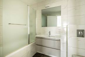 Seaside High-Rise Apt by Sea N' Rent